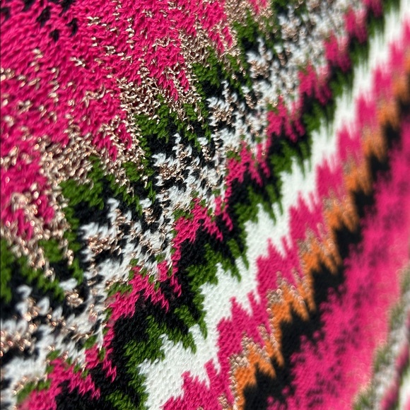 1641 Missoni Scarf and Beanie Hat set Pink Green White Gold - Picture 8 of 9